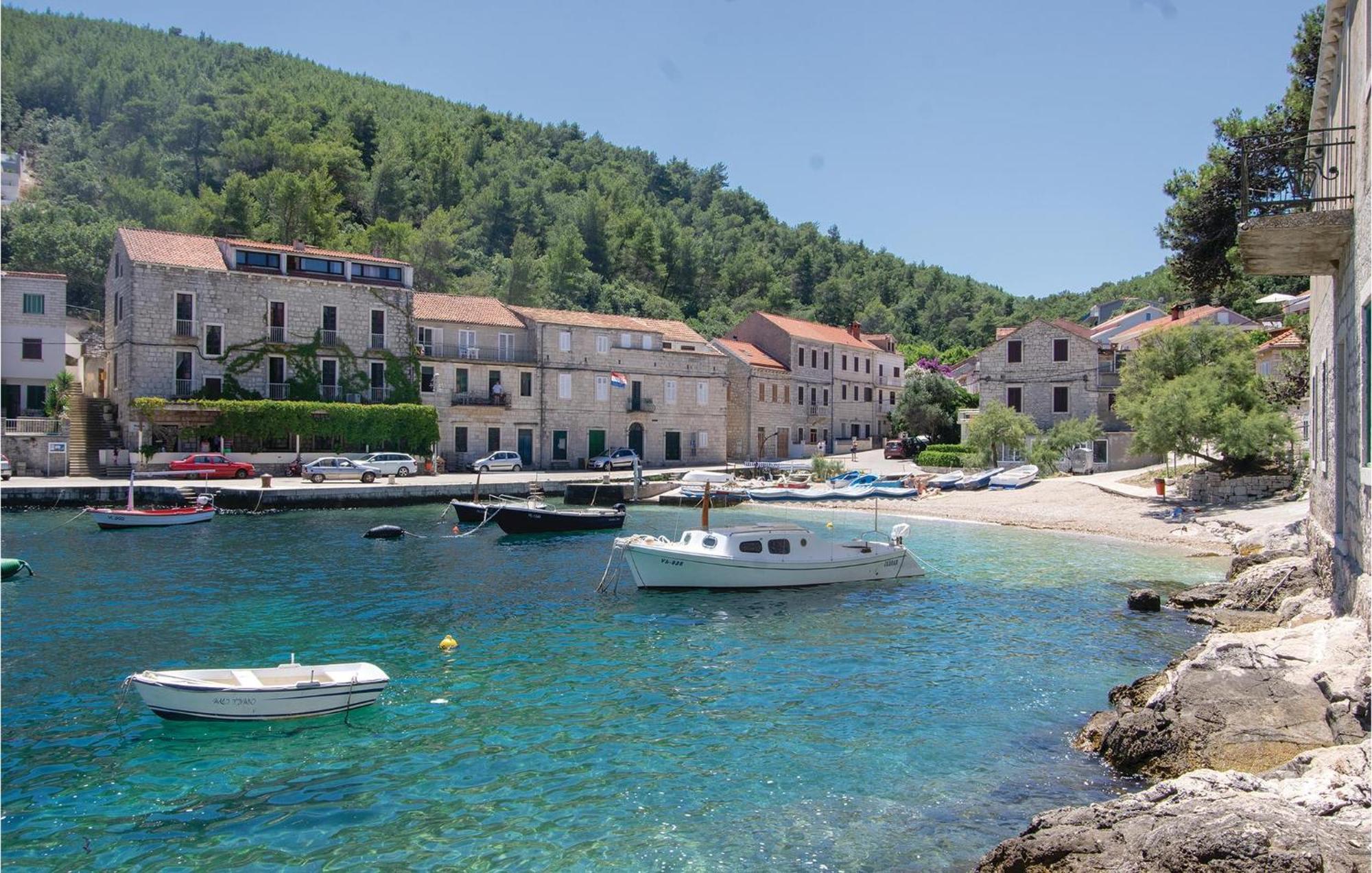 Amazing Apartment In Prigradica With Wifi Exterior photo